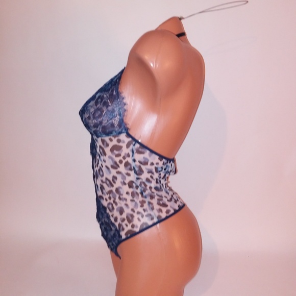 Victoria Secret Lingerie - Picture 5 of 8